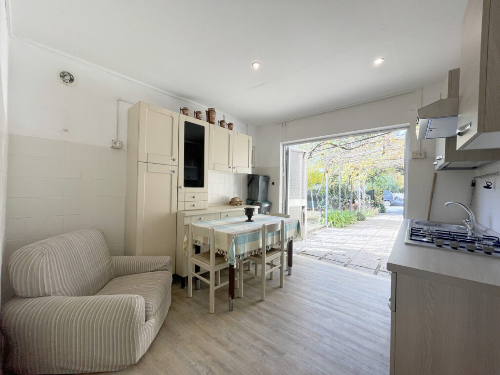 Ampio appartamento con depandance Riccione Alba