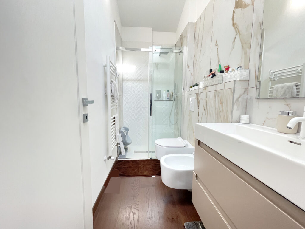 Appartamento NUOVO con giardino Misano monte con due posti auto