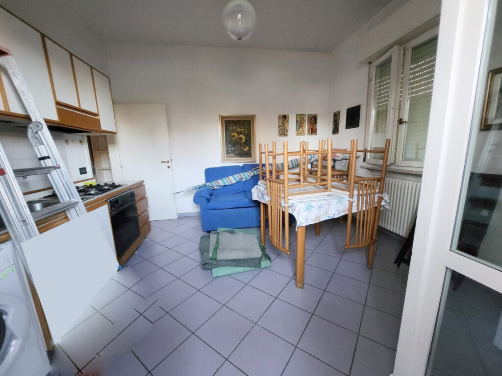 Ampio appartamento in bifamiliare a 50 mt dal mare