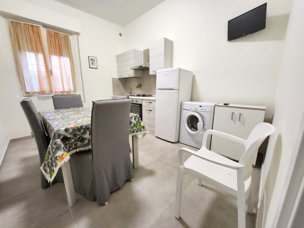 Ampio appartamento in bifamiliare a 50 mt dal mare