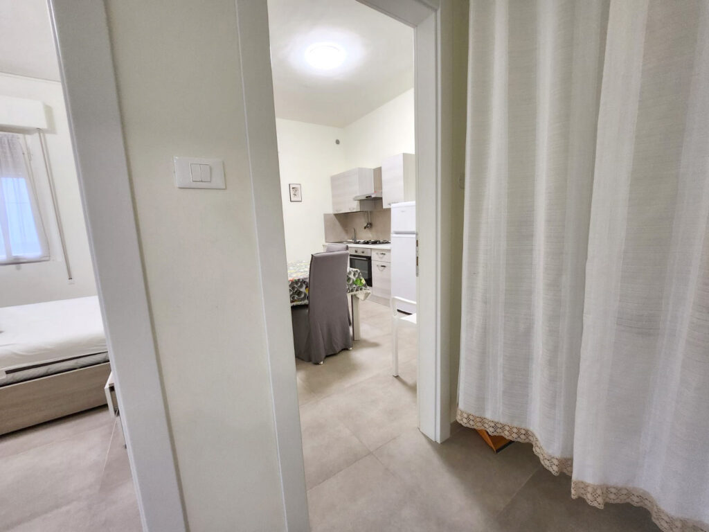 Ampio appartamento in bifamiliare a 50 mt dal mare