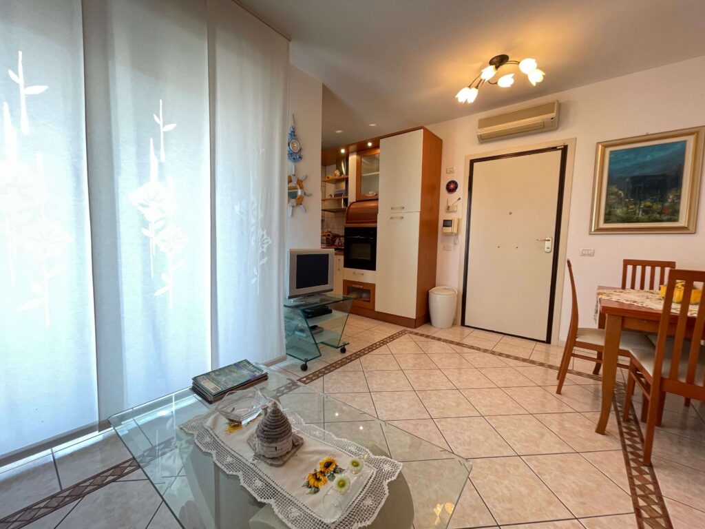 Trilocale Affitto annuale zona Marano Riccione