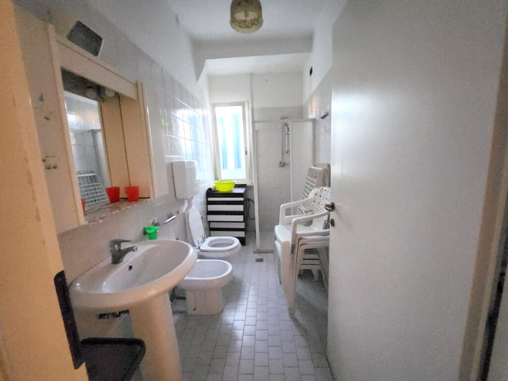 Ampio appartamento in bifamiliare a 50 mt dal mare