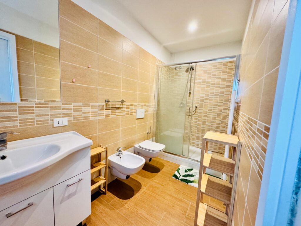 ANNUALE – Elegante trilocale in V.le Dante