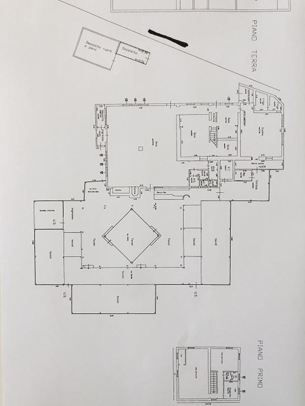 Locale commerciale di 1000 mq con ampio terreno